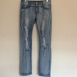 Distressed/Torn Denim Jeans